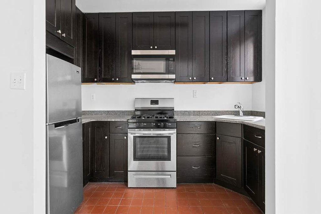 571-579 Academy Street, Unit 3B photo 5