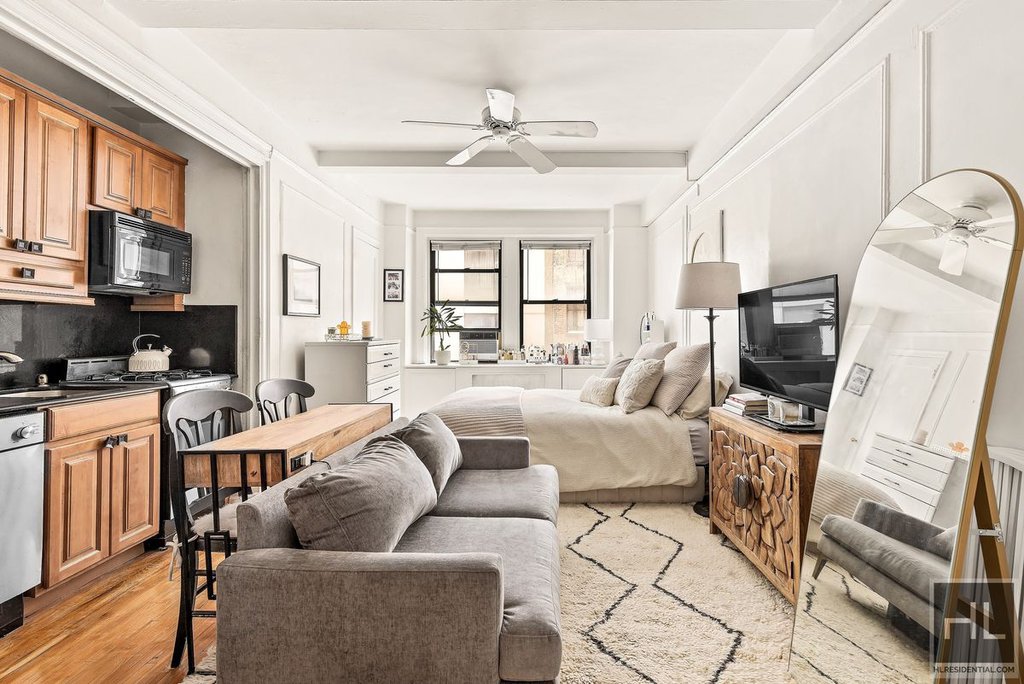 457 West 57th Street, Unit 412 photo 3