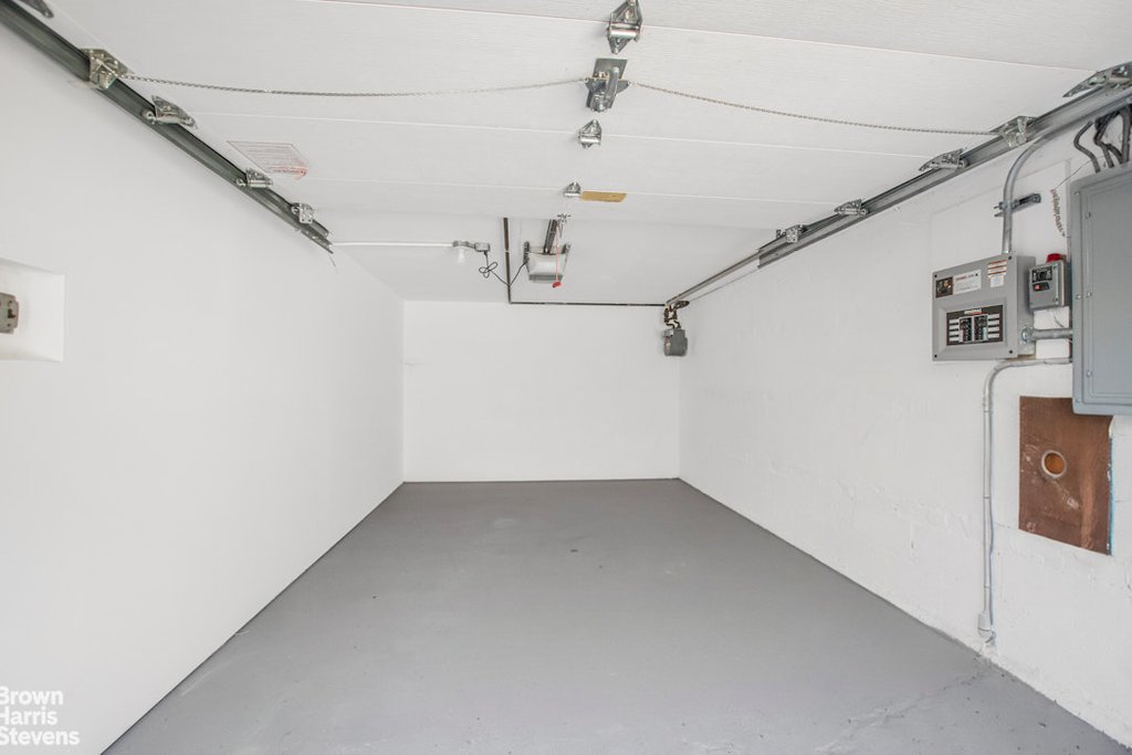 2768 Netherland Avenue – For Sale photo 23