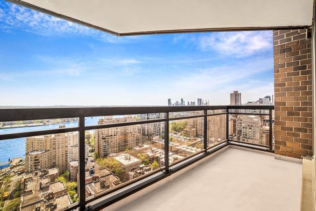 1725 York Avenue, Unit 32C photo 13