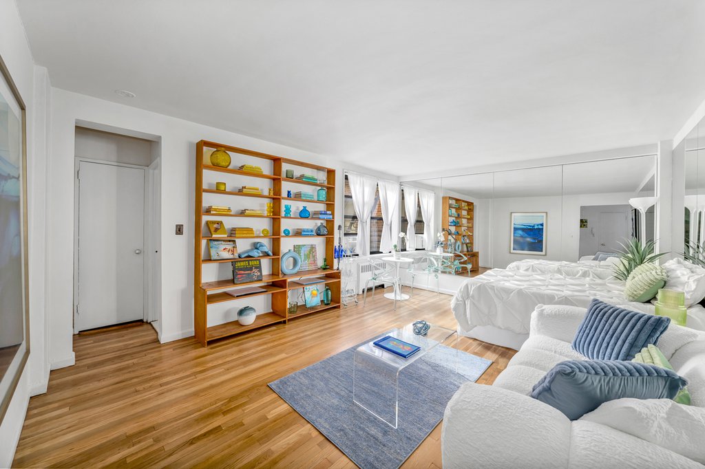 60 East 9th Street, Unit 435 photo 2