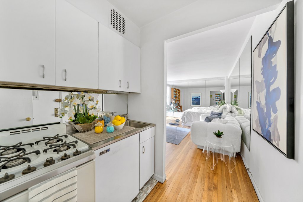 60 East 9th Street, Unit 435 photo 4