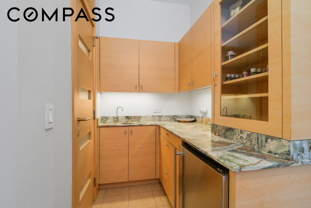 570 Park Avenue, Unit GROUNDD photo 8