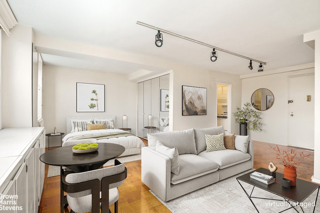 77 Seventh Avenue, Unit 21A photo 3