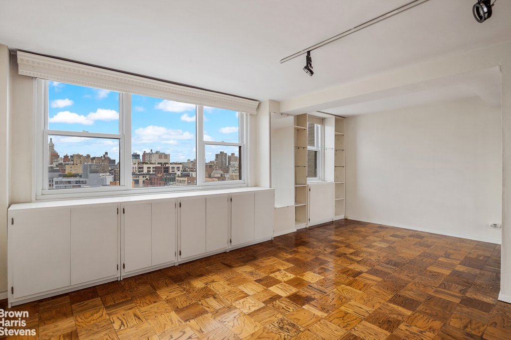 77 Seventh Avenue, Unit 21A photo 5