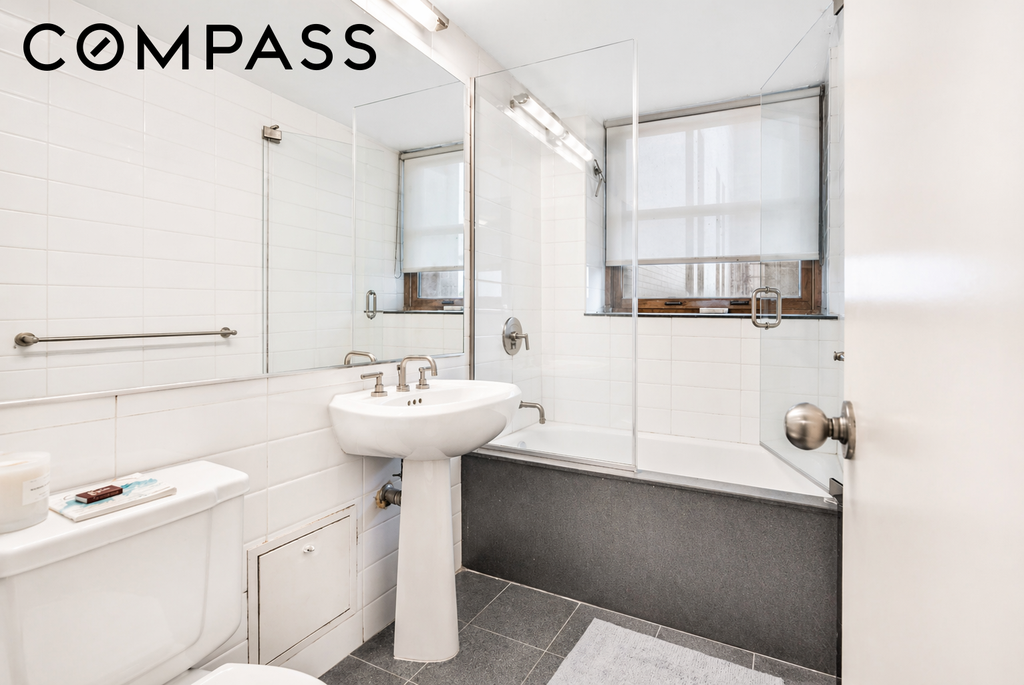305 Second Avenue, Unit 518 photo 8