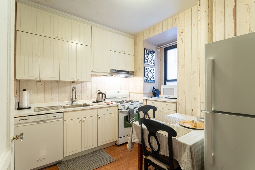 205 West 57th Street, Unit 2CB photo 3