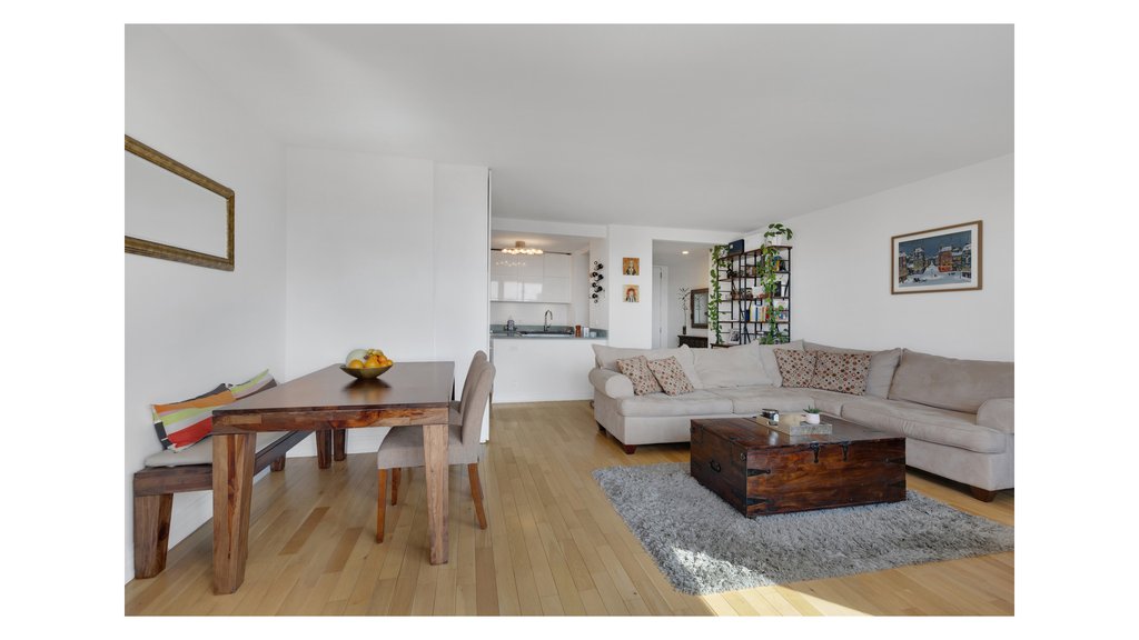 1438 Third Avenue, Unit 21B photo 3