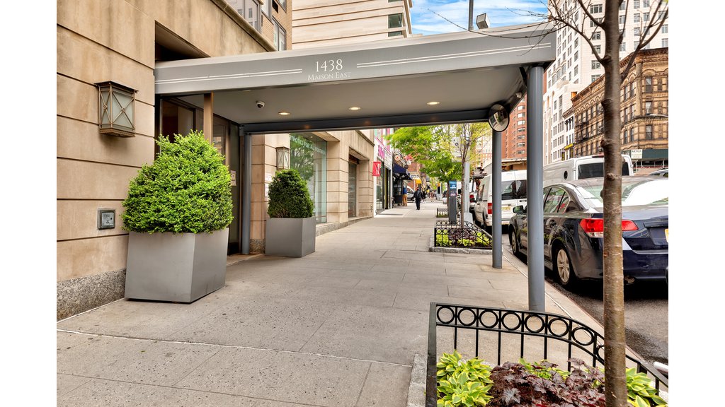 1438 Third Avenue, Unit 21B photo 10
