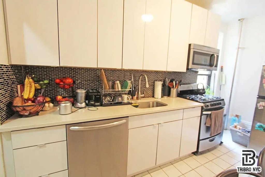 136 Edgecombe Avenue, Unit 5B photo 2