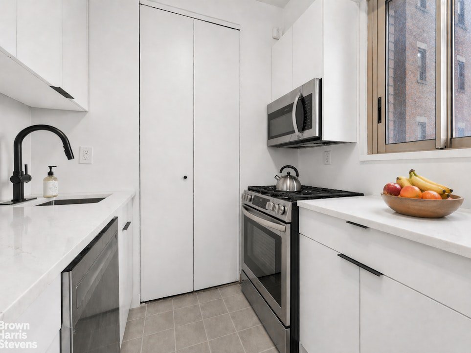 101 West 79th Street, Unit 3A photo 3