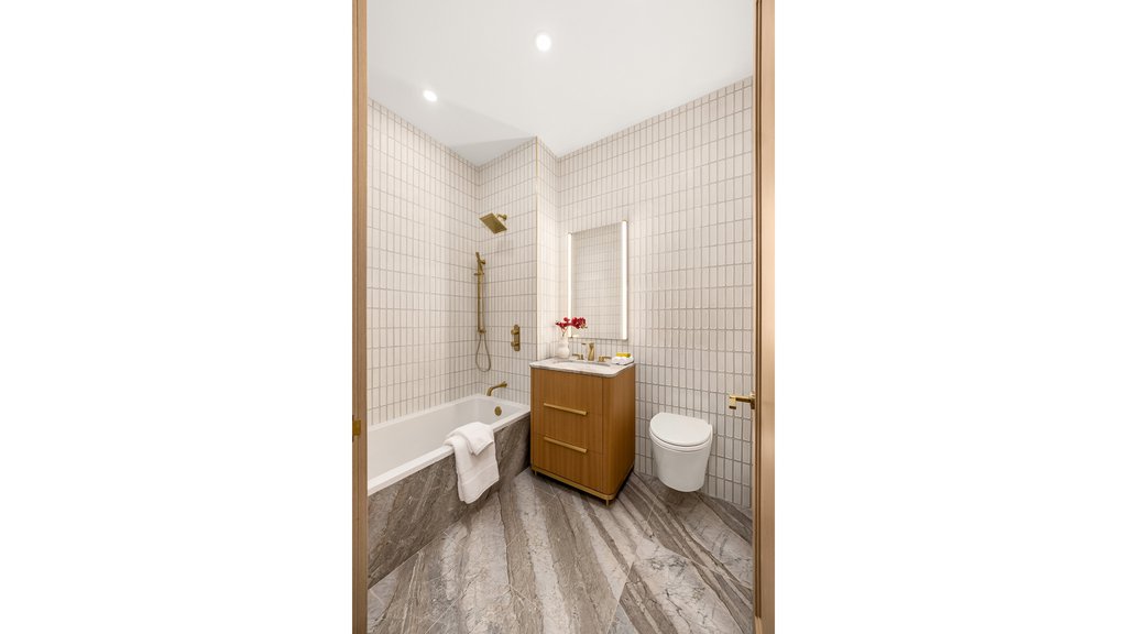 660 Lexington Avenue, Unit 2B photo 12