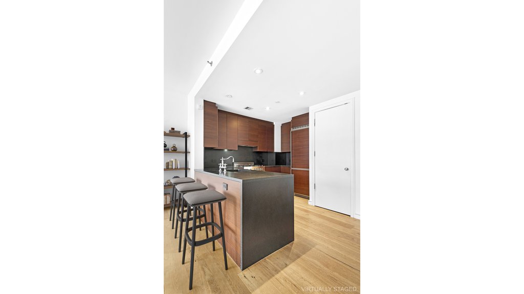 540 West 28th Street, Unit 8E photo 5