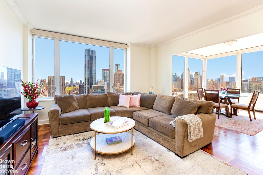 220 Riverside Boulevard, Unit 34C
