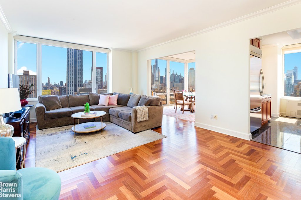 220 Riverside Boulevard, Unit 34C photo 7