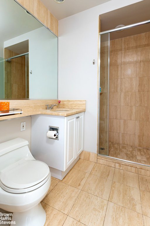 220 Riverside Boulevard, Unit 34C photo 15