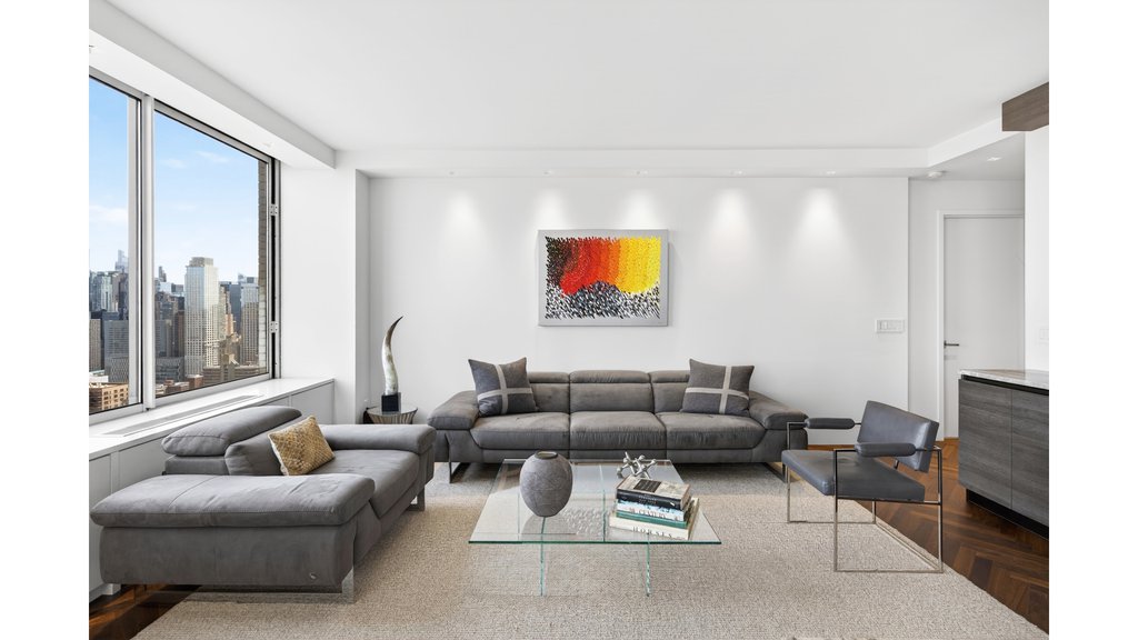 200 Riverside Boulevard, Unit 43C photo 3