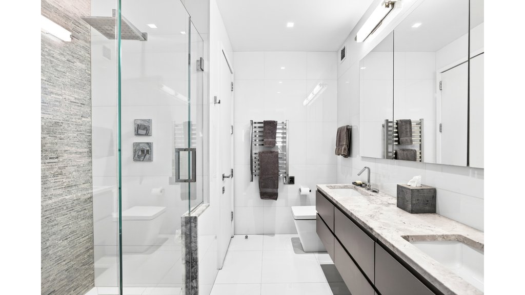200 Riverside Boulevard, Unit 43C photo 10