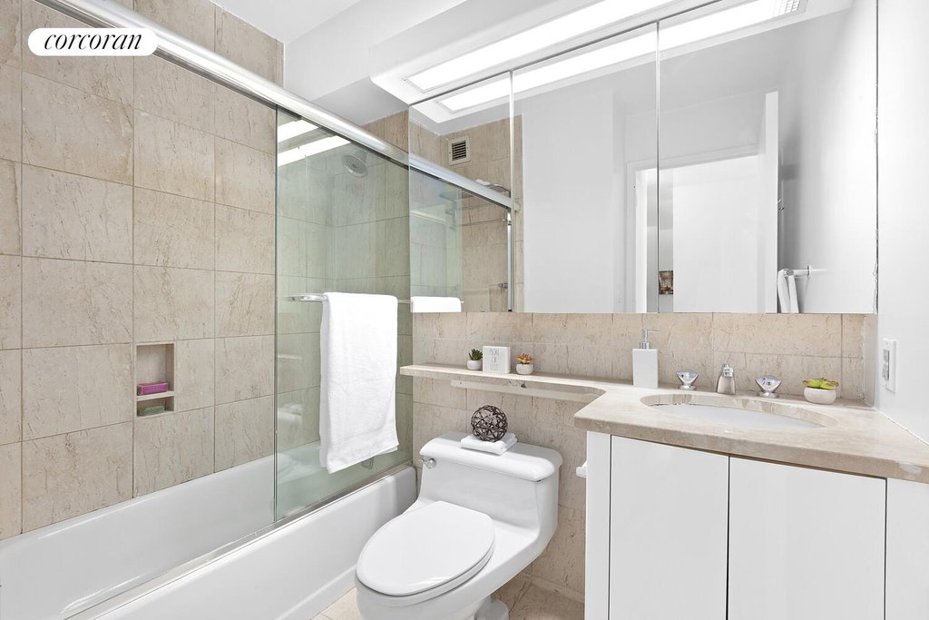 415 East 37th Street, Unit 12H photo 5