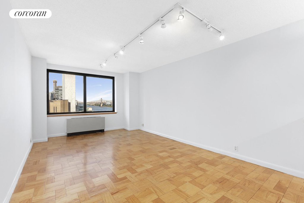 415 East 37th Street, Unit 12H photo 6