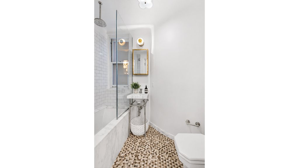 14 Sutton Place South, Unit 7C photo 10