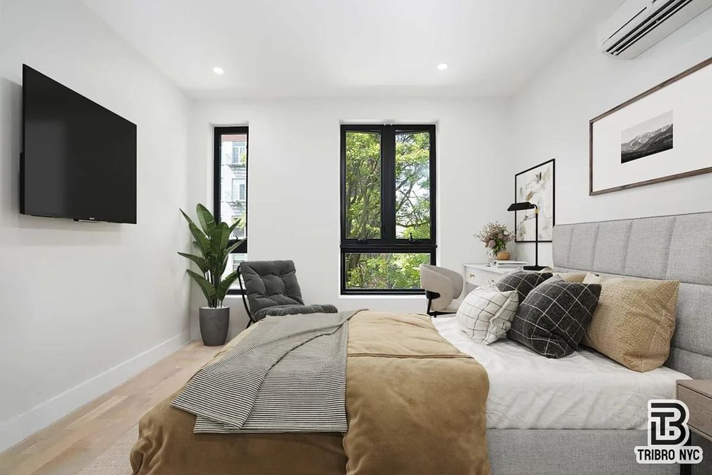 76 Bartlett Street, Unit 2E