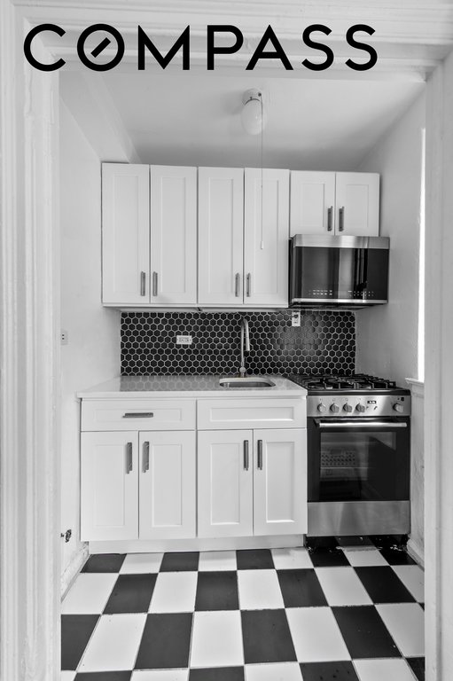 200 East 16th Street, Unit 2A photo 4