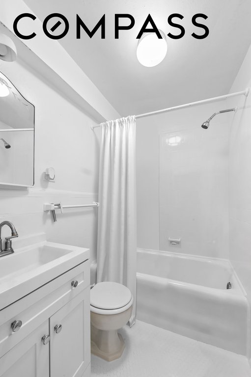 200 East 16th Street, Unit 2A photo 8