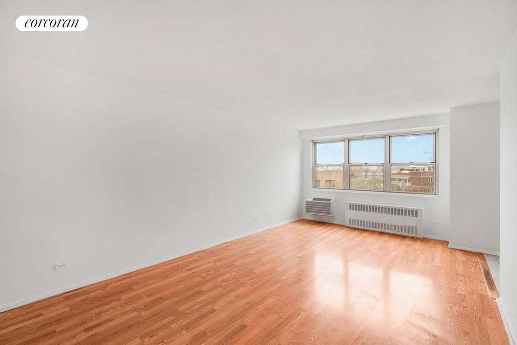 2475 West 16th Street, Unit 4D