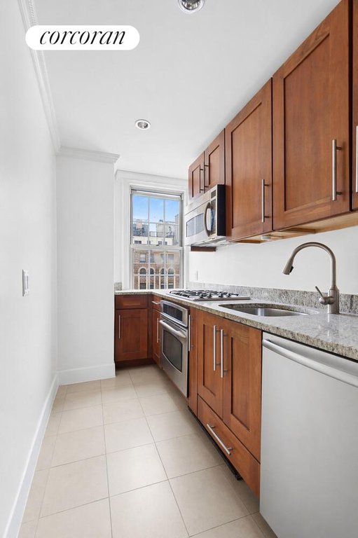 16 Park Avenue, Unit 15D photo 4