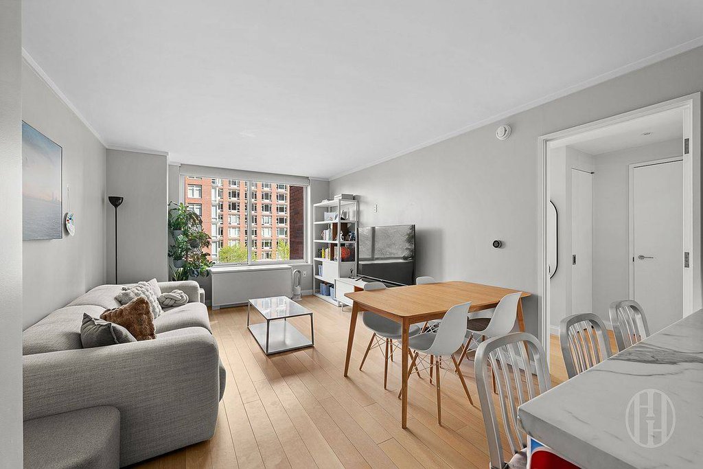 212 Warren Street, Unit 5N photo 3