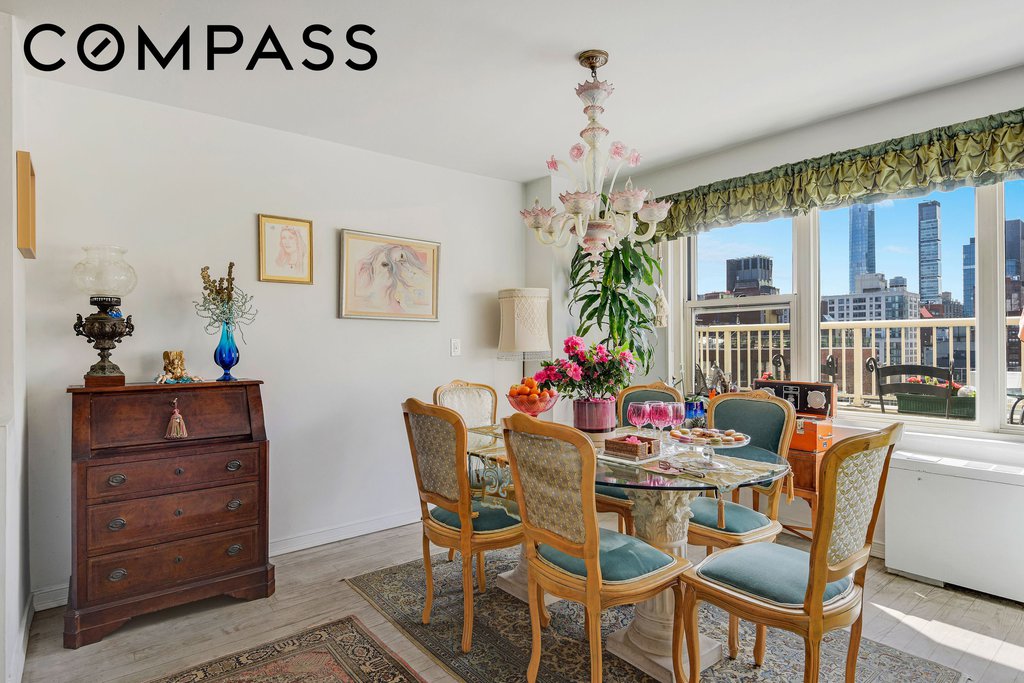 305 East 24th Street, Unit 18C photo 3