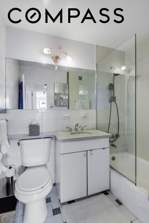 305 East 24th Street, Unit 18C photo 12