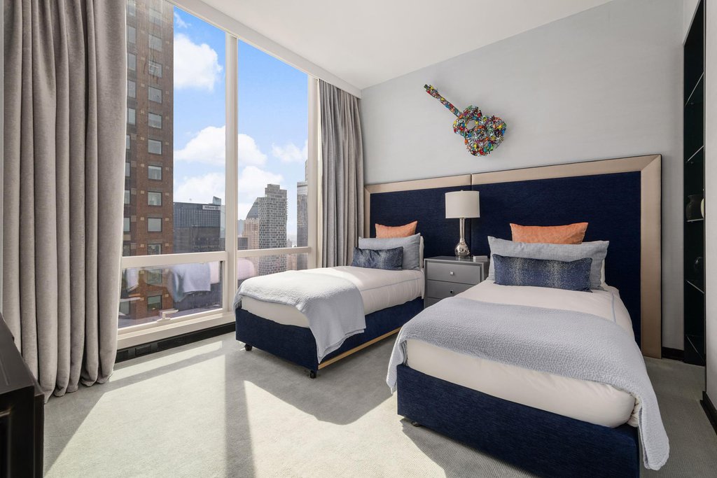 157 West 57th Street, Unit 52B photo 18