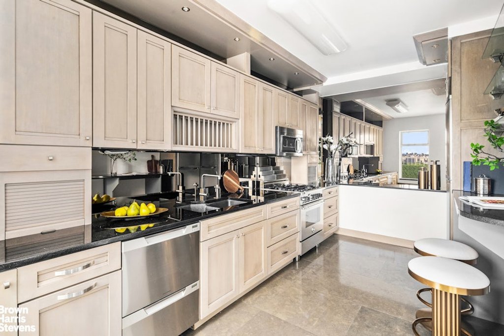 880 Fifth Avenue, Unit PHF photo 3