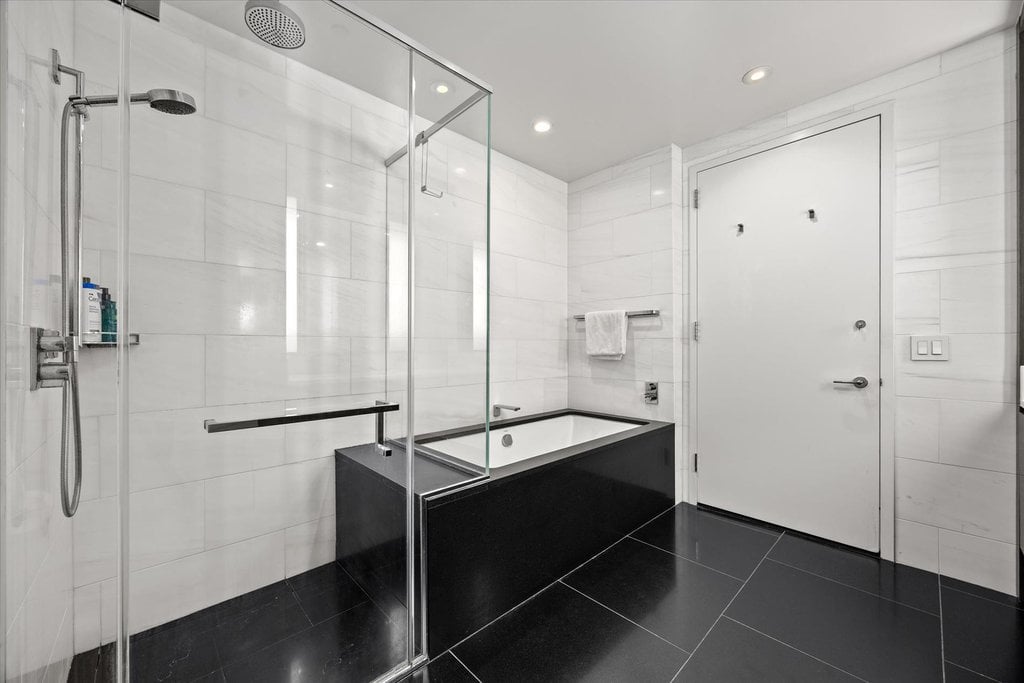 50 Riverside Boulevard, Unit 6D photo 11