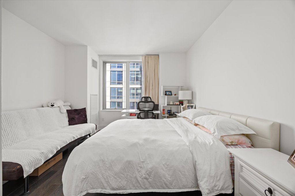 50 Riverside Boulevard, Unit 6D photo 12