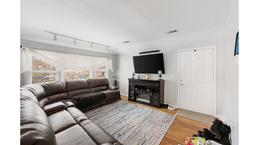 4 Cottage Avenue – For Sale photo 12