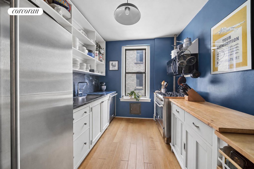 880 West 181st Street, Unit 4E