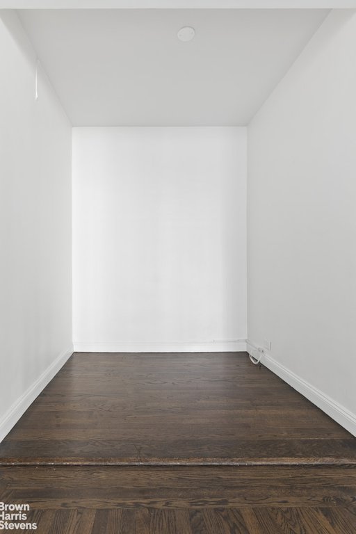 333 West 56th Street, Unit 6M photo 4