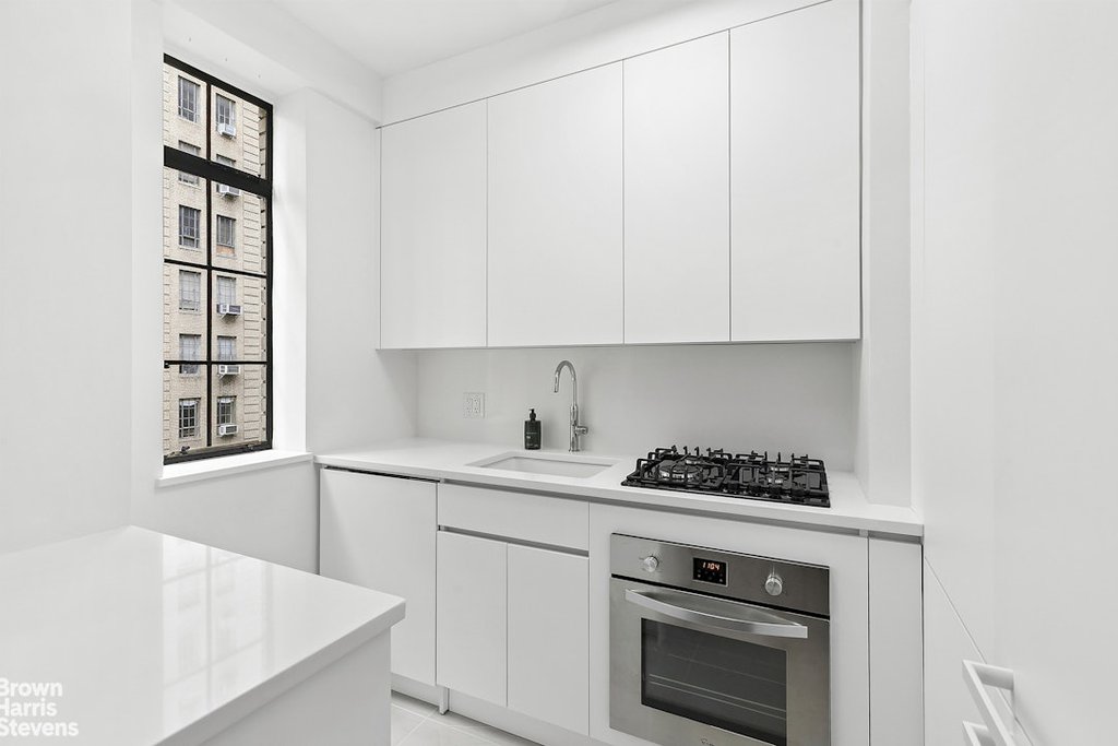 333 West 56th Street, Unit 6M photo 9