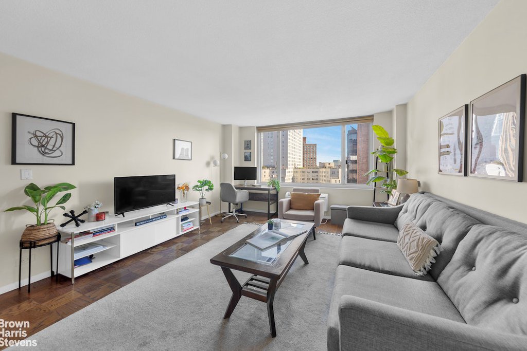 130 West 67th Street, Unit 22H