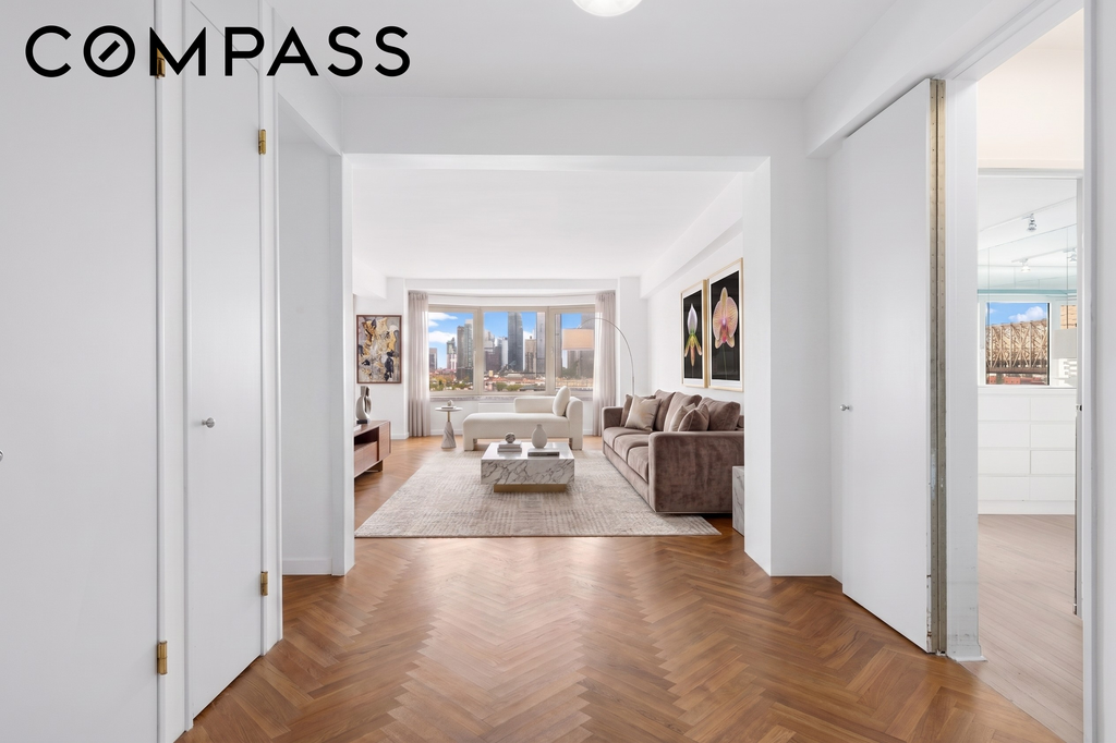 25 Sutton Place South, Unit 11M photo 3