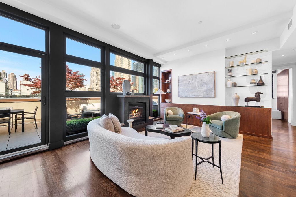 406 West 45th Street, Unit PHA photo 4