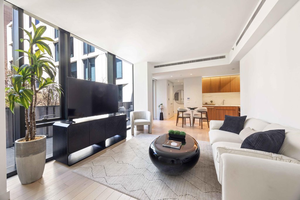 500 West 45th Street, Unit 210