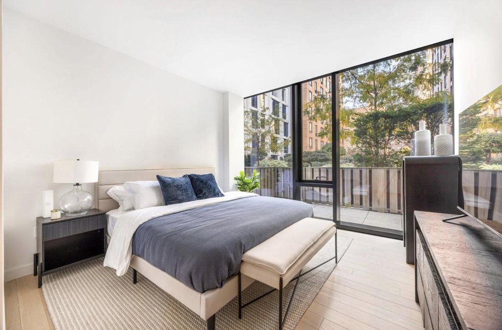 500 West 45th Street, Unit 210 photo 7