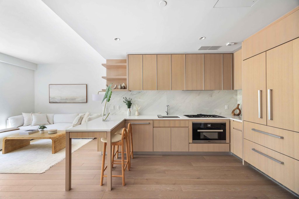 500 West 45th Street, Unit 211