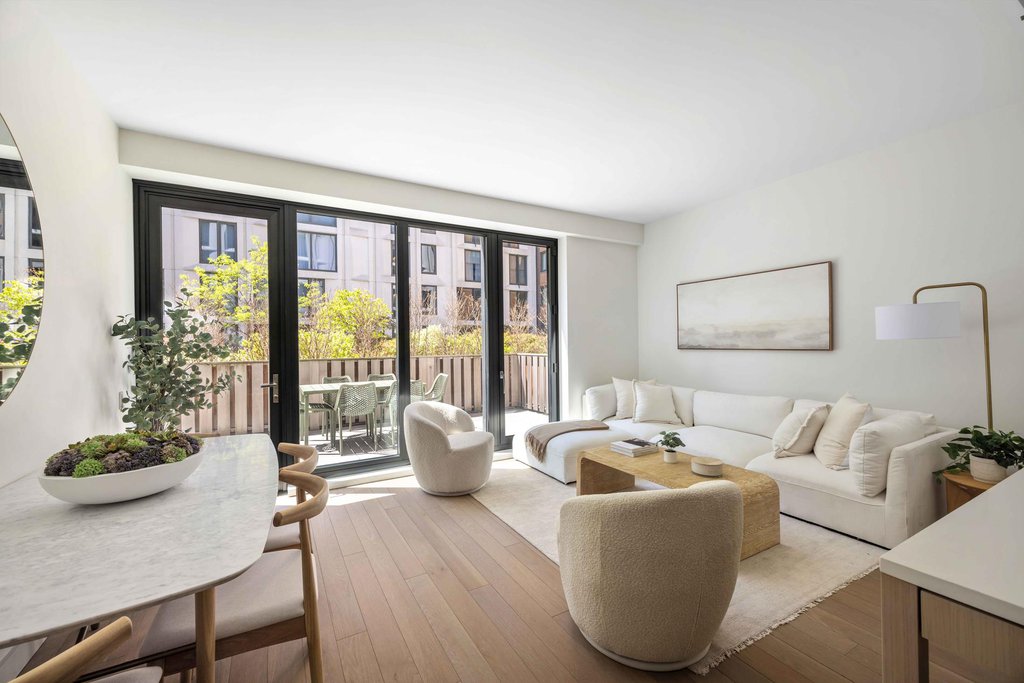 500 West 45th Street, Unit 211 photo 2