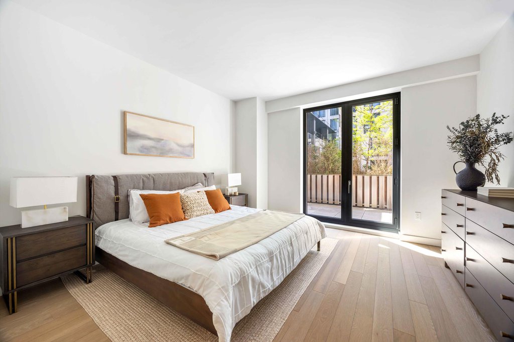 500 West 45th Street, Unit 211 photo 4