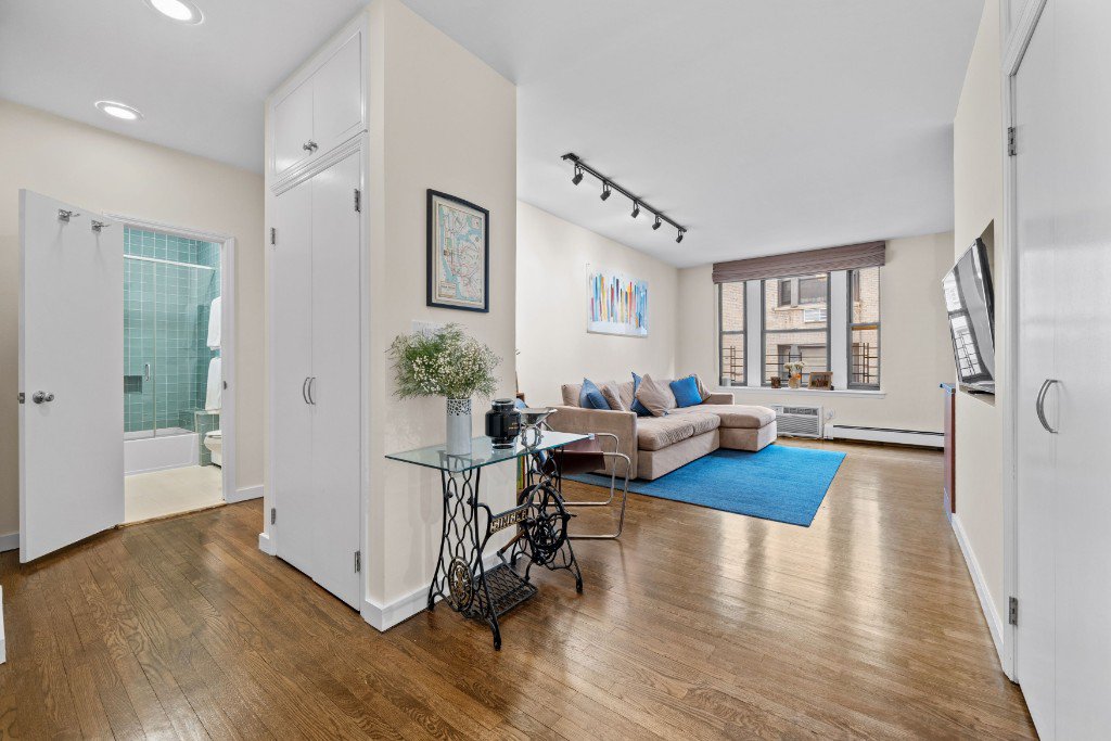 315 West 99th Street, Unit 5D